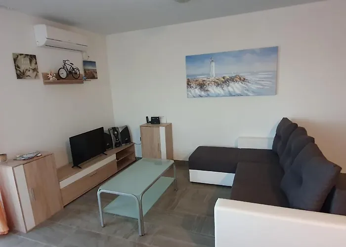 Lucija Apartament Maslenica